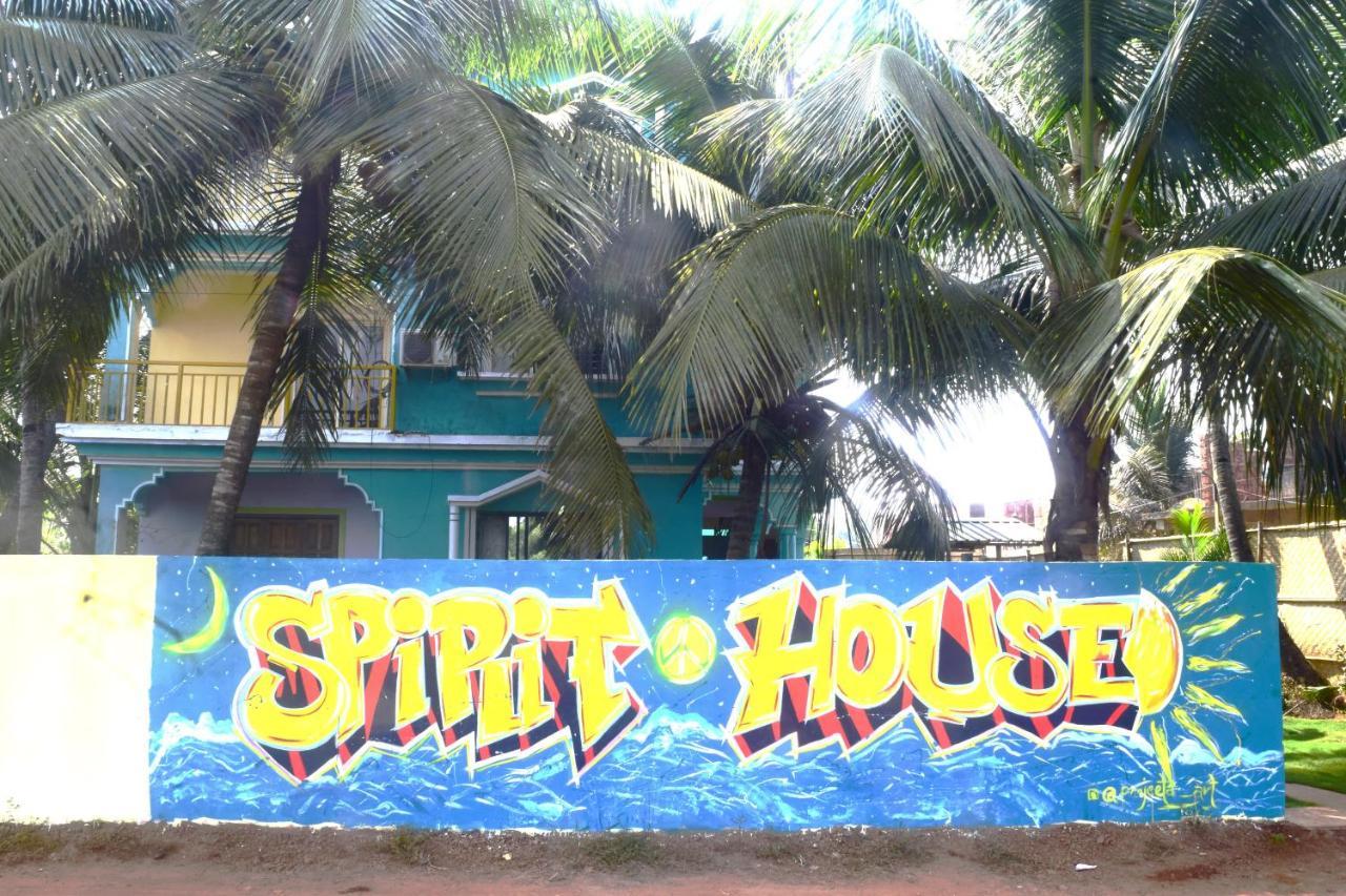 Spirithouse Hostel อารัมบล ภายนอก รูปภาพ